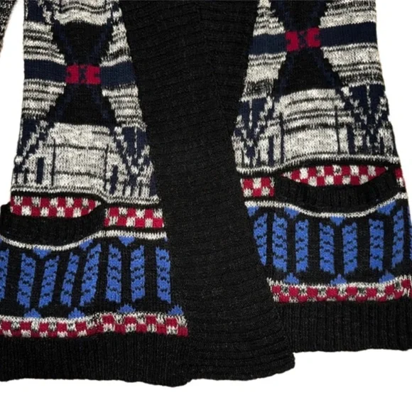 Cozy Patterned Sweater - Picture 2 of 6